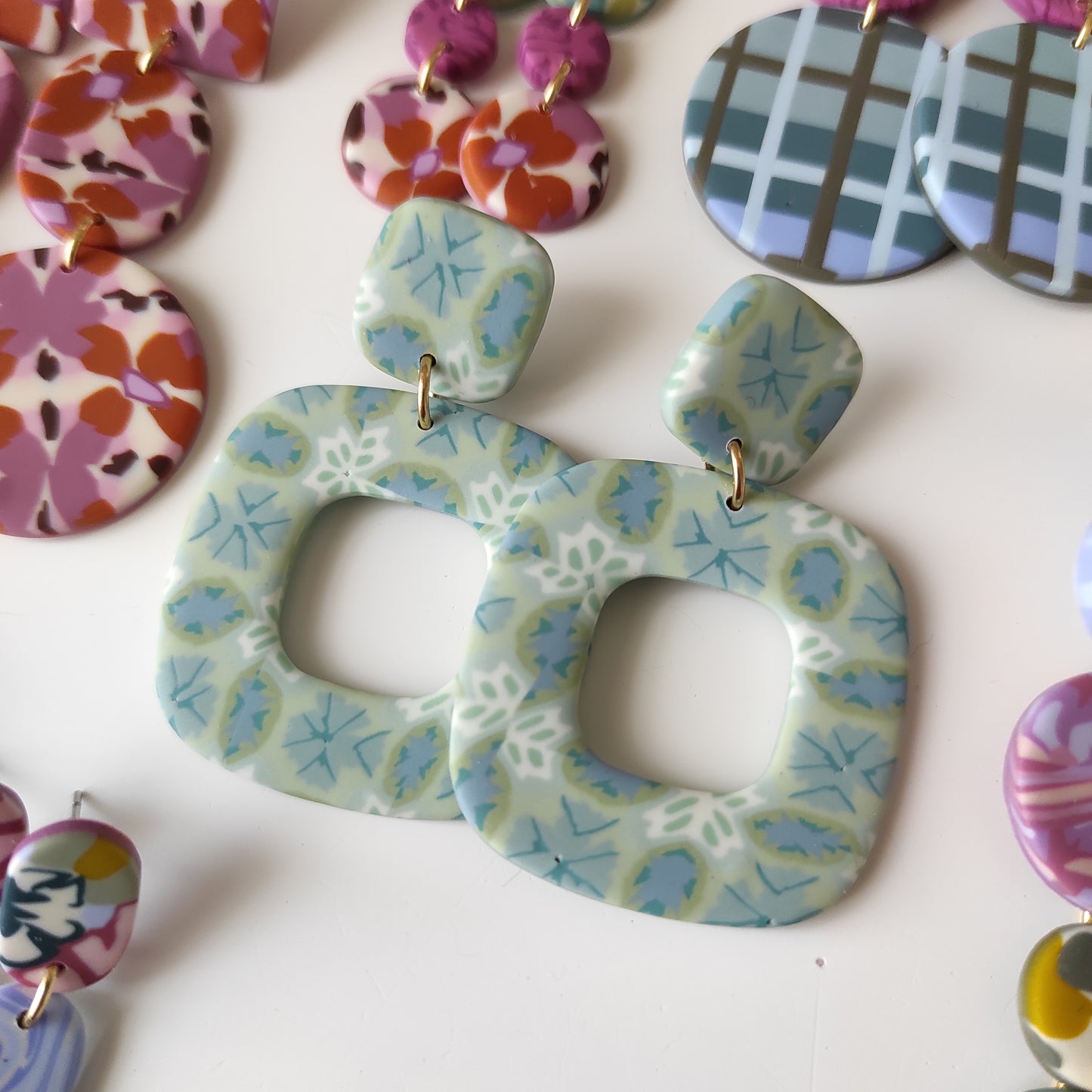 Covadonga flores azul y verde