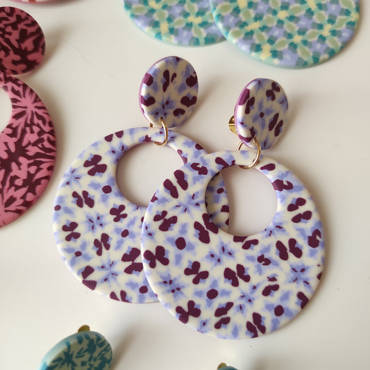 Macarena granate y violeta