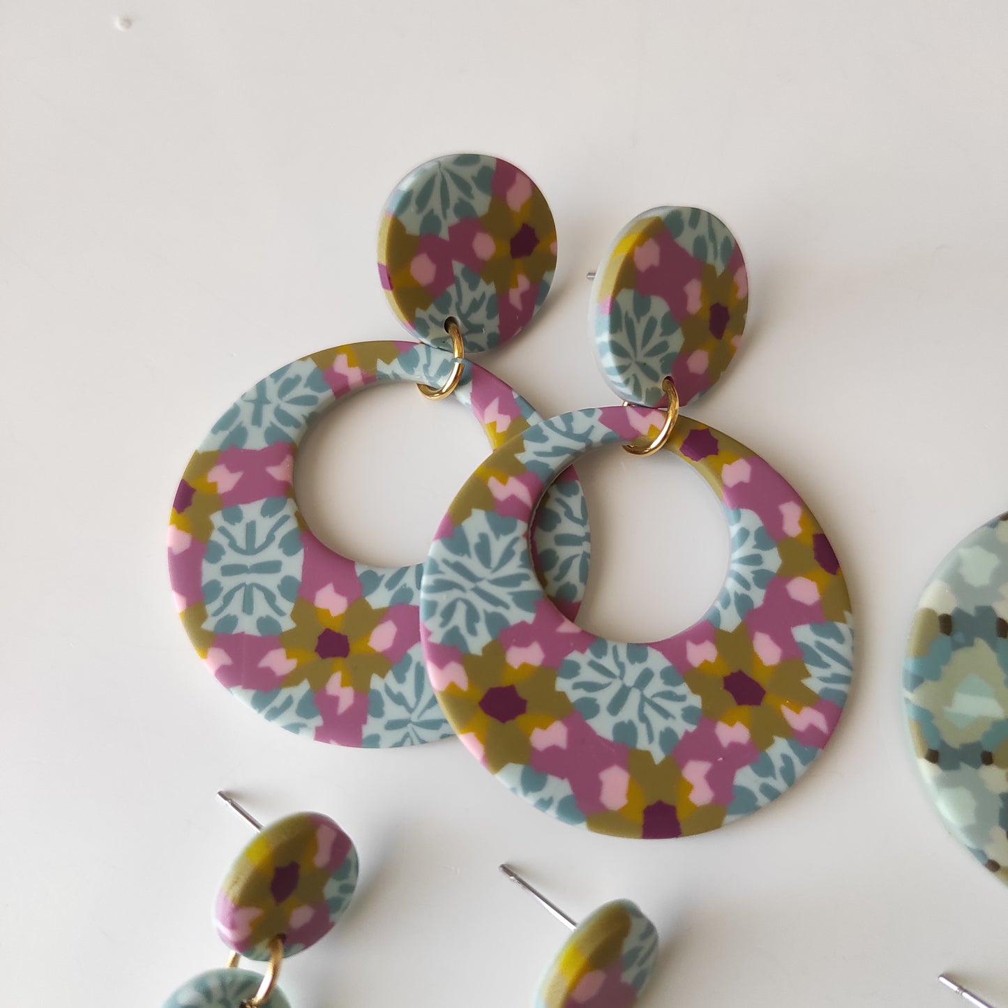 Triana flores azul y rosa