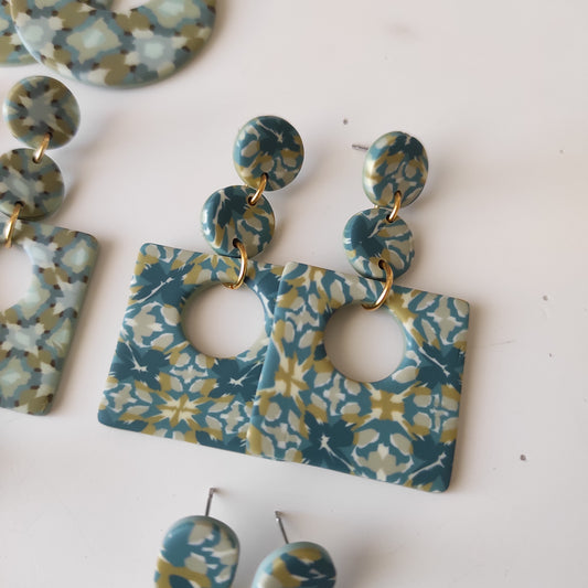 Clotilde flores verdes y azules